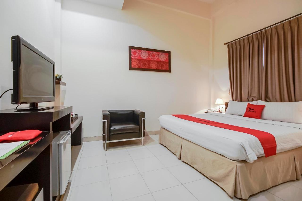 Hotel Reddoorz @ Ap Pettarani 2 2*